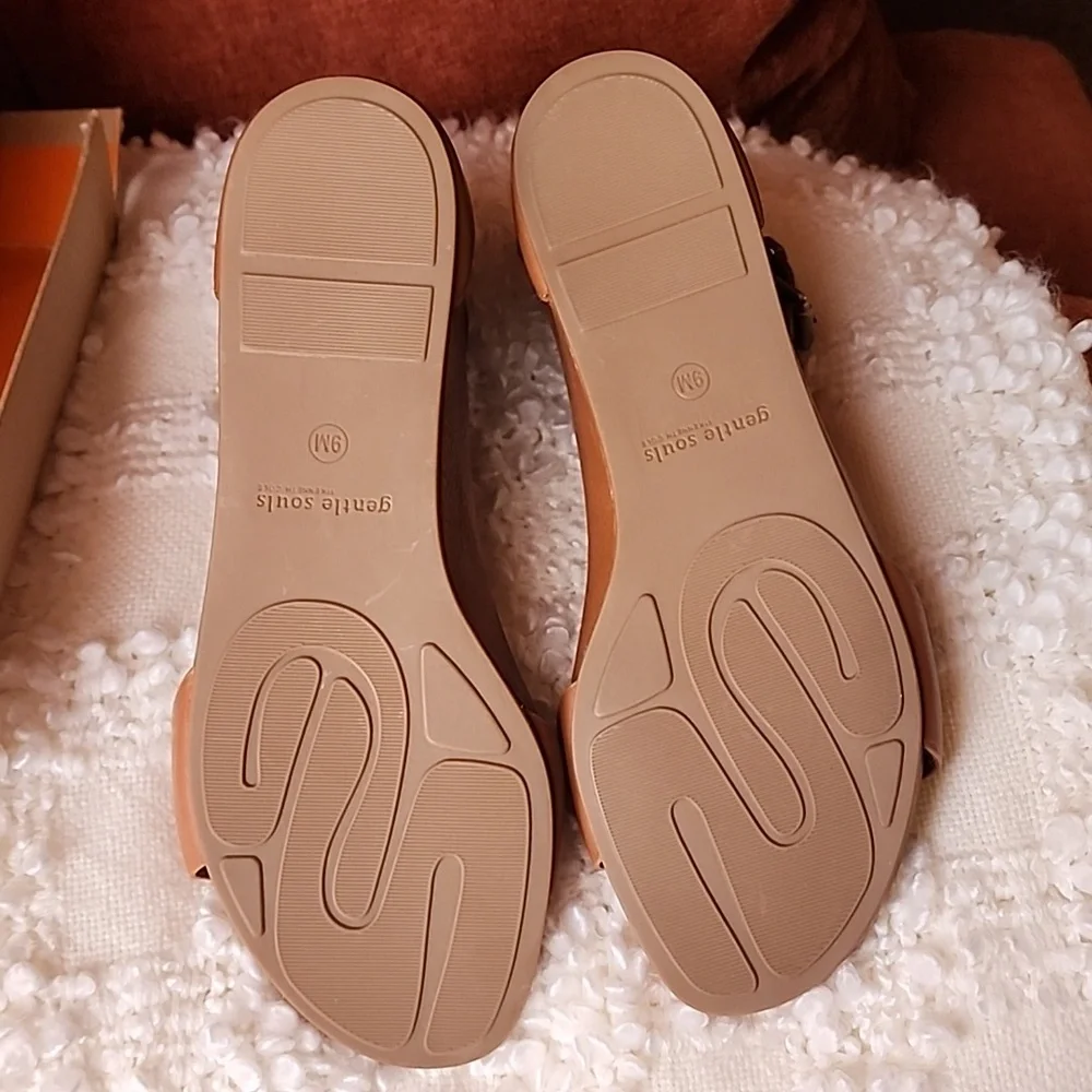 Gentle Souls Sandals - Picture 3 of 9